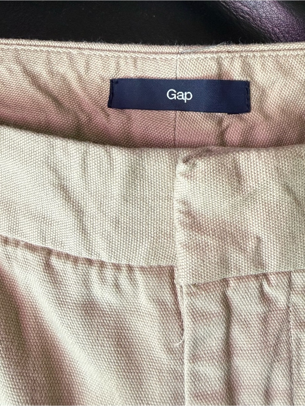 GAP Neutral Tailored Beige Shorts Gap 12 Petite gently used - Picture 4 of 5